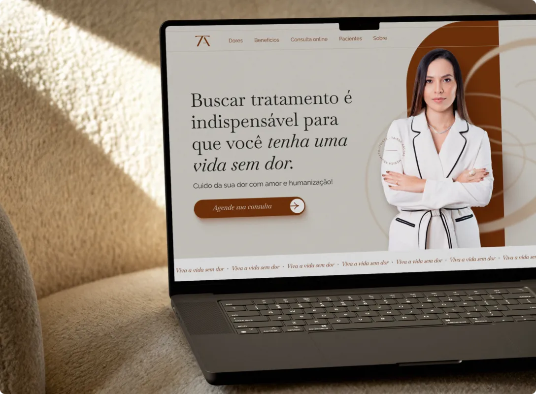 taissa_mockup_desk_2.webp
